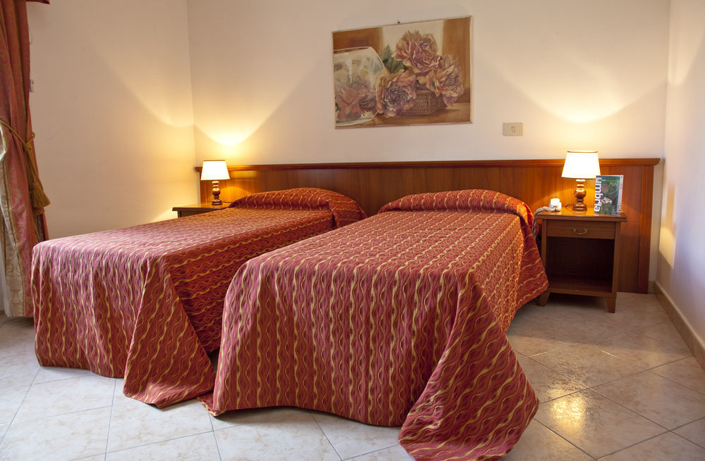 Assisi Garden Hotel Екстериор снимка